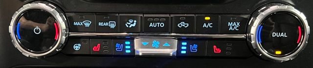 Used 2025 Ford F350 Lariat w/ Black Appearance Package AWD/4WD image 38