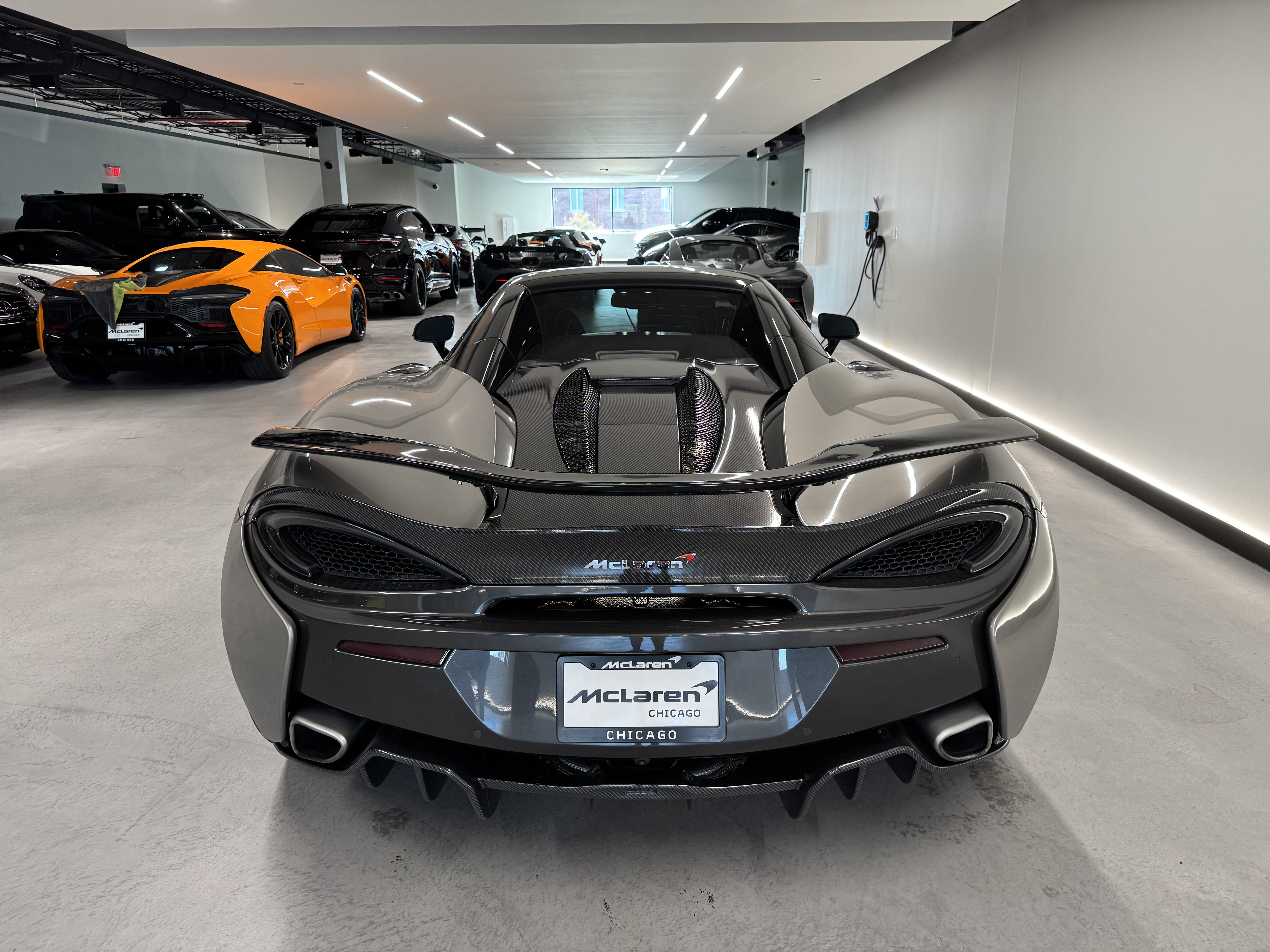 Used 2018 McLaren 570S Spider RWD image 5