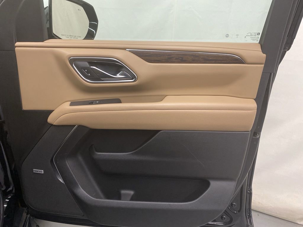 Used 2024 Chevrolet Suburban Premier image 11