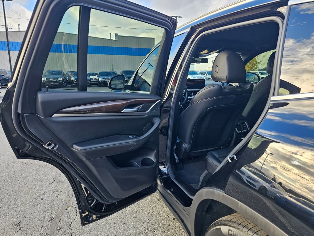 Used 2024 BMW X3 xDrive30i image 16