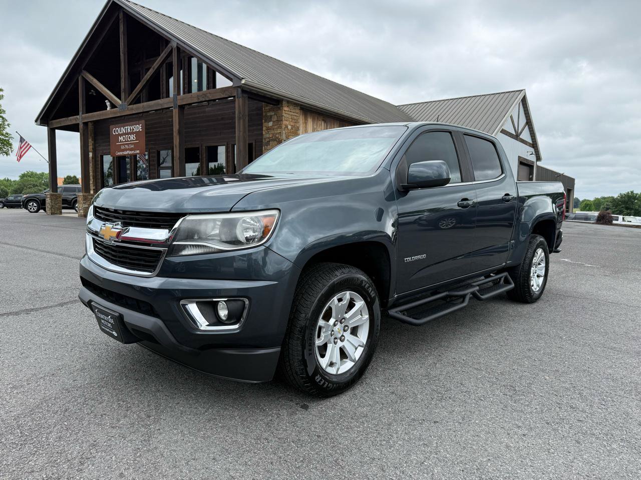Used 2019 Chevrolet Colorado LT w/ LT Convenience Package RWD image 2
