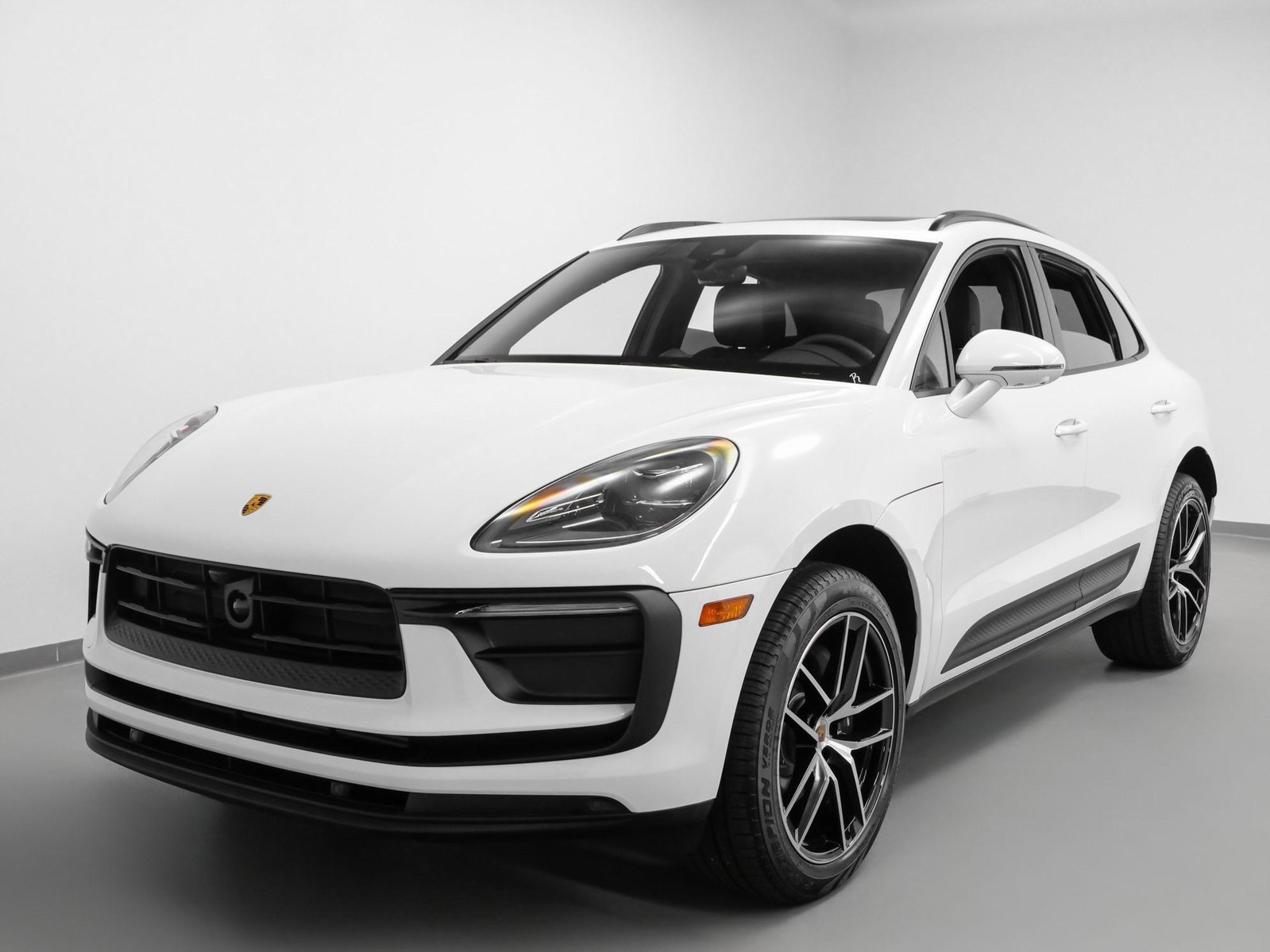 New 2025 Porsche Macan image 6