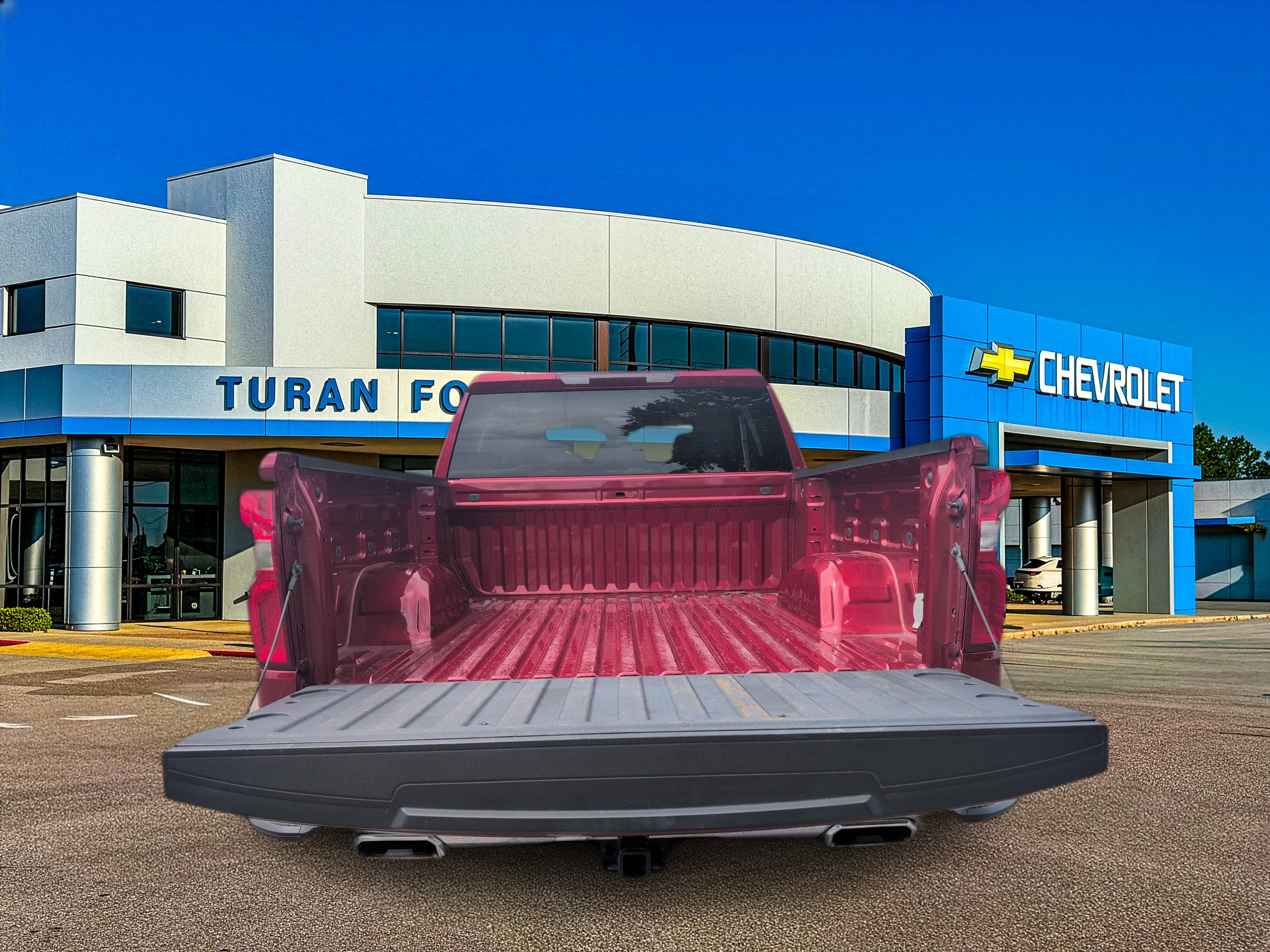 Used 2024 Chevrolet Silverado 1500 LTZ w/ Z71 Off-Road Package AWD/4WD image 5