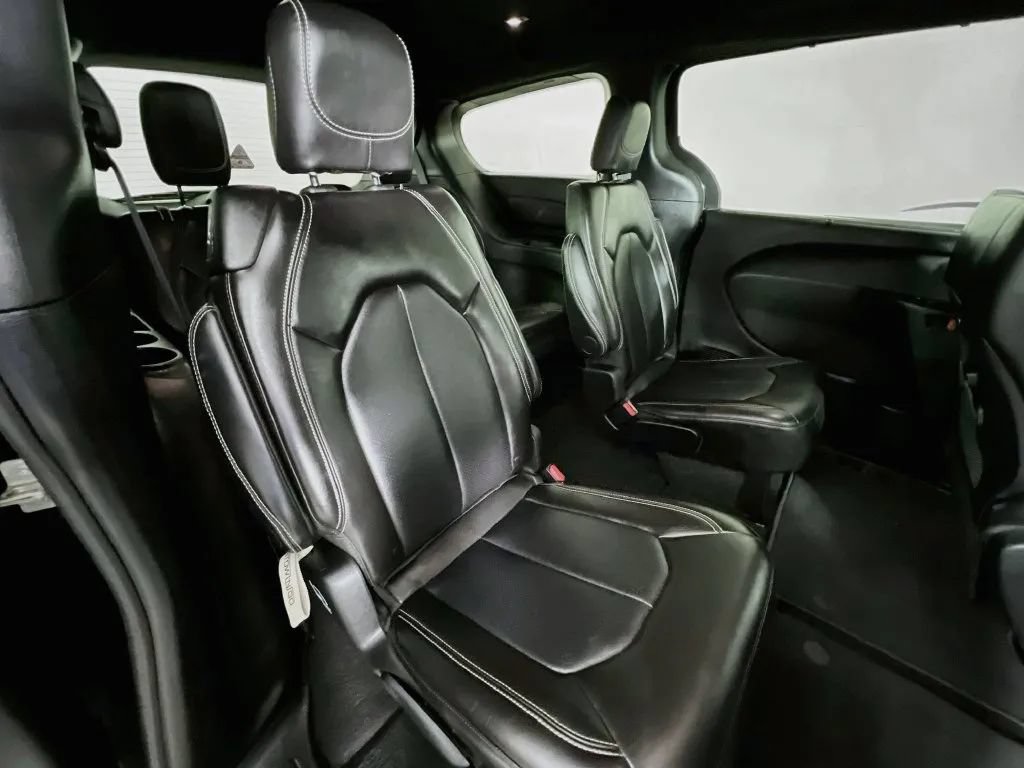 Used 2026 Chrysler Pacifica Select FWD image 28