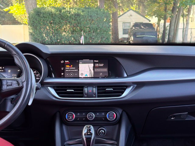 Used 2023 Alfa Romeo Stelvio Veloce AWD/4WD image 31