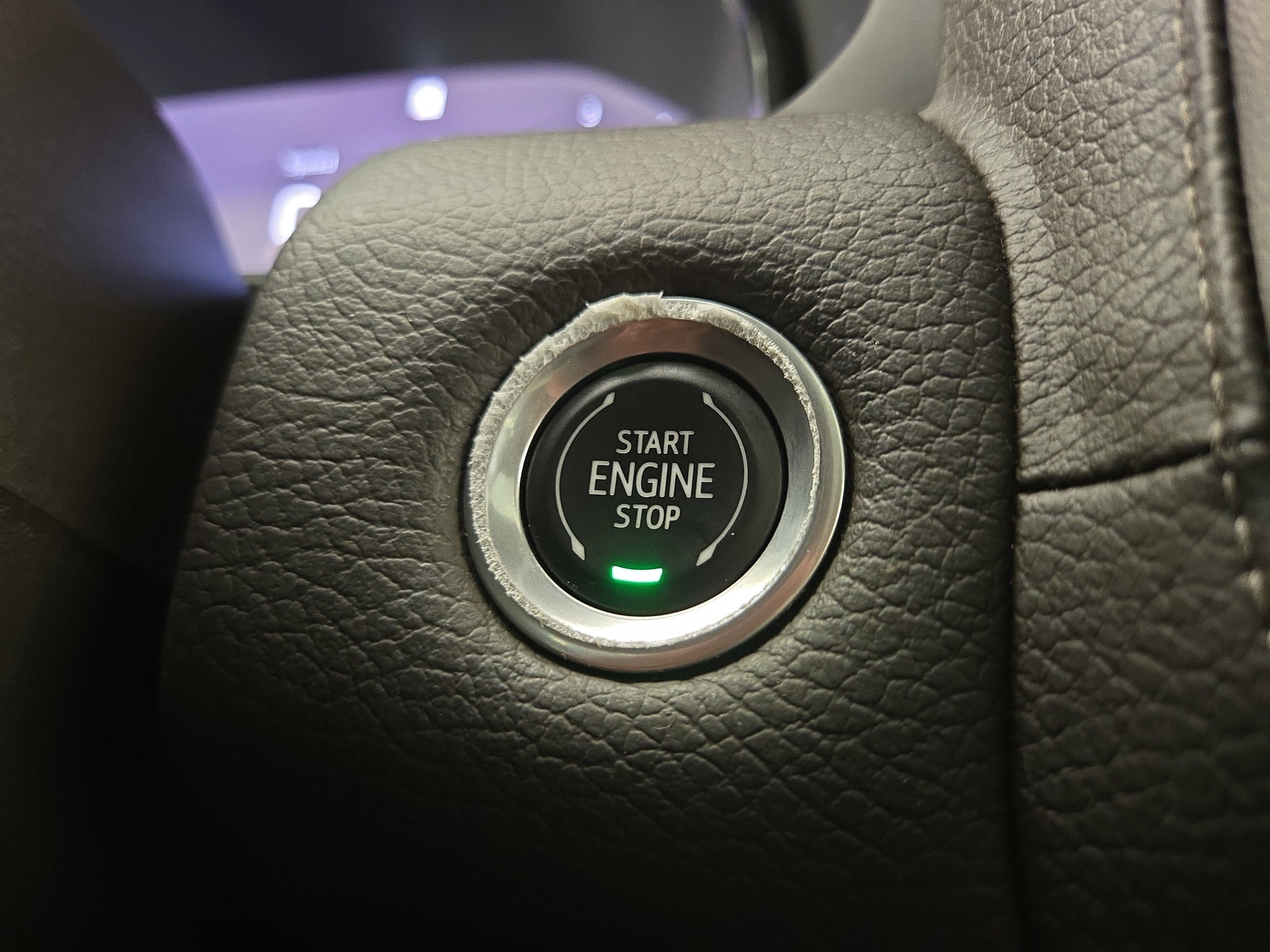 Used 2022 GMC Yukon XL Denali w/ Denali Premium Package image 27