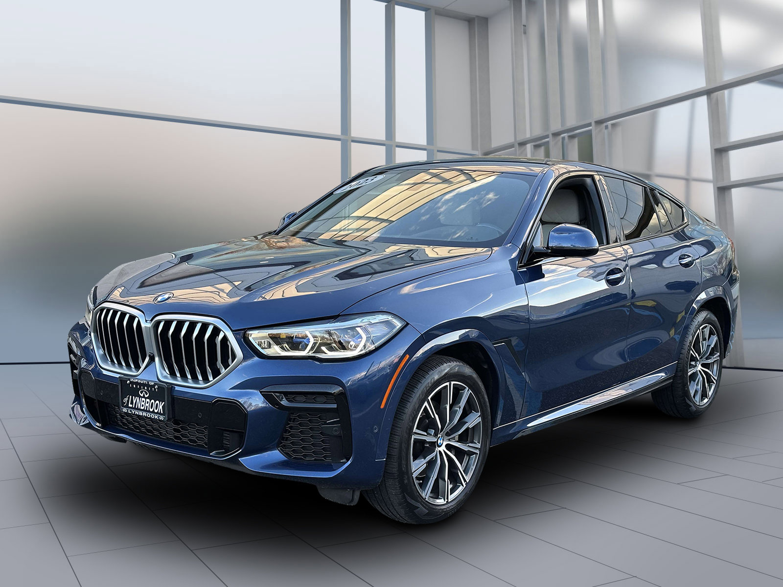Used 2023 BMW X6 xDrive40i w/ Executive Package image 3