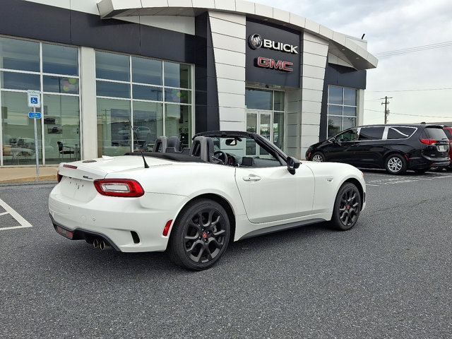 Used 2020 FIAT 124 Spider Abarth w/ Convenience Group RWD image 6