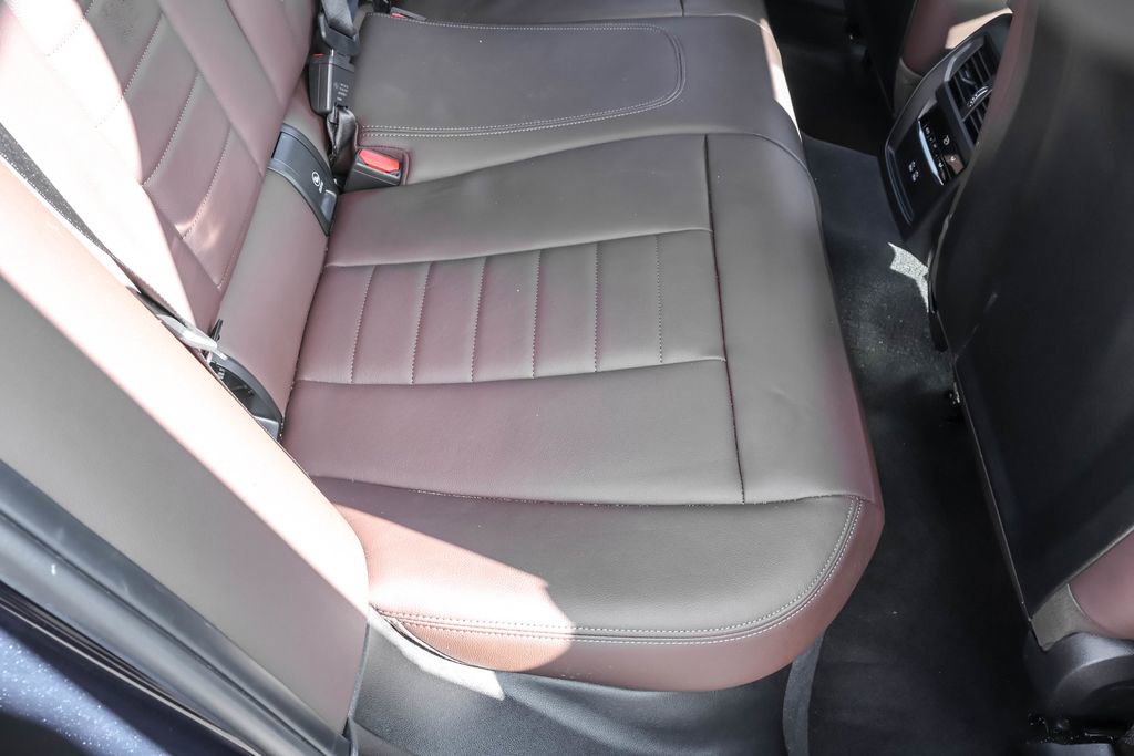 Used 2024 BMW 330e xDrive image 37