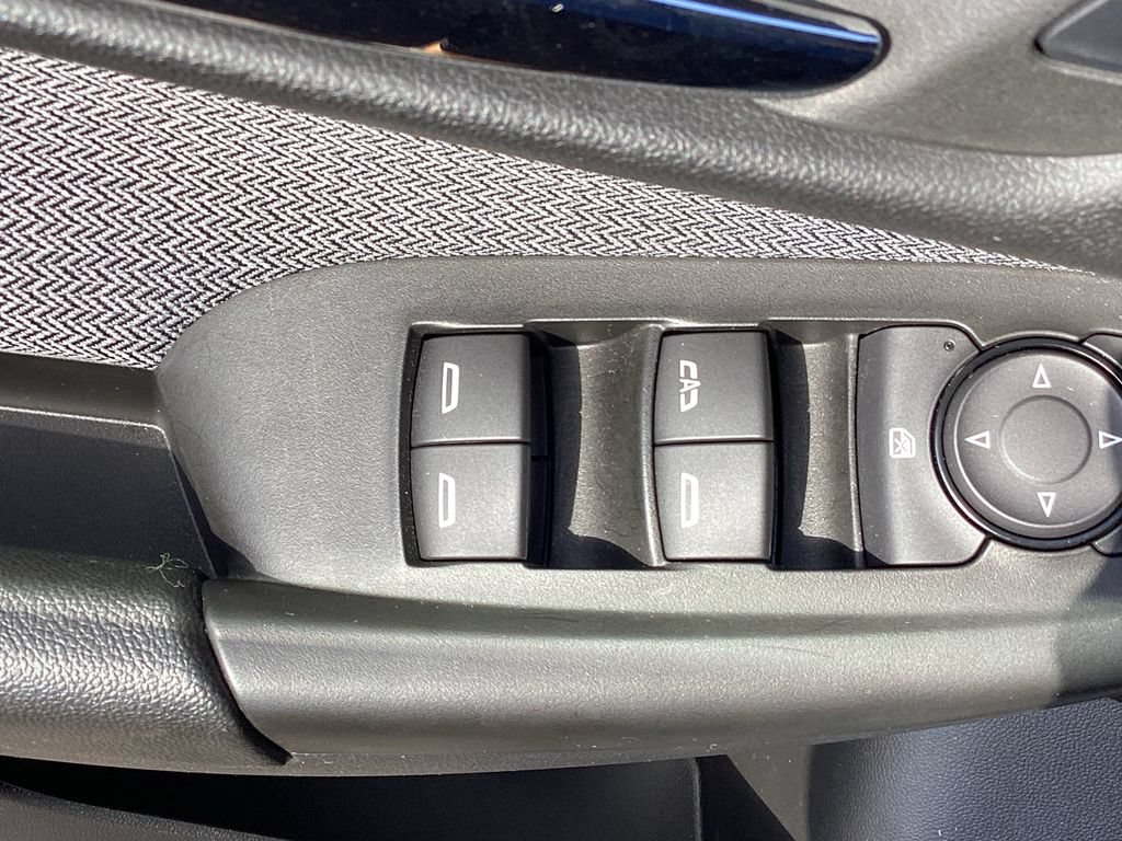 Used 2025 Chevrolet TrailBlazer LT w/ LT Cold Weather Package FWD image 32