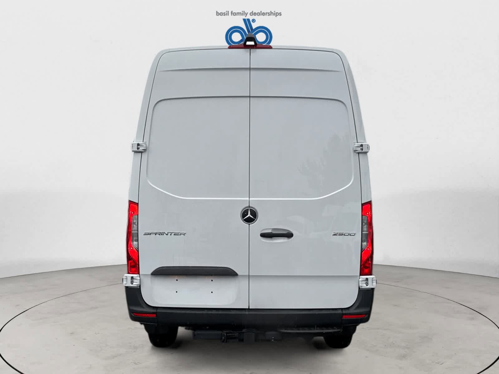 Used 2025 Mercedes-Benz Sprinter 2500 image 4