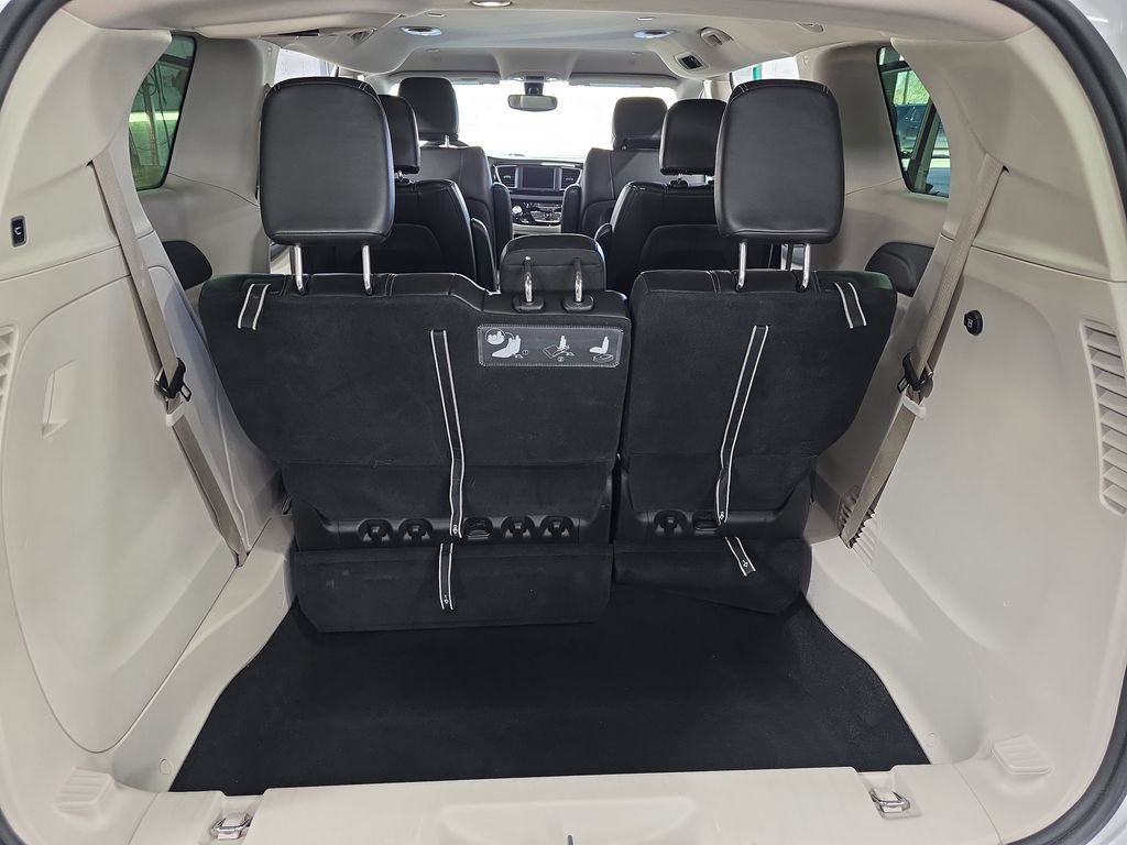 Used 2021 Chrysler Voyager Lxi image 13