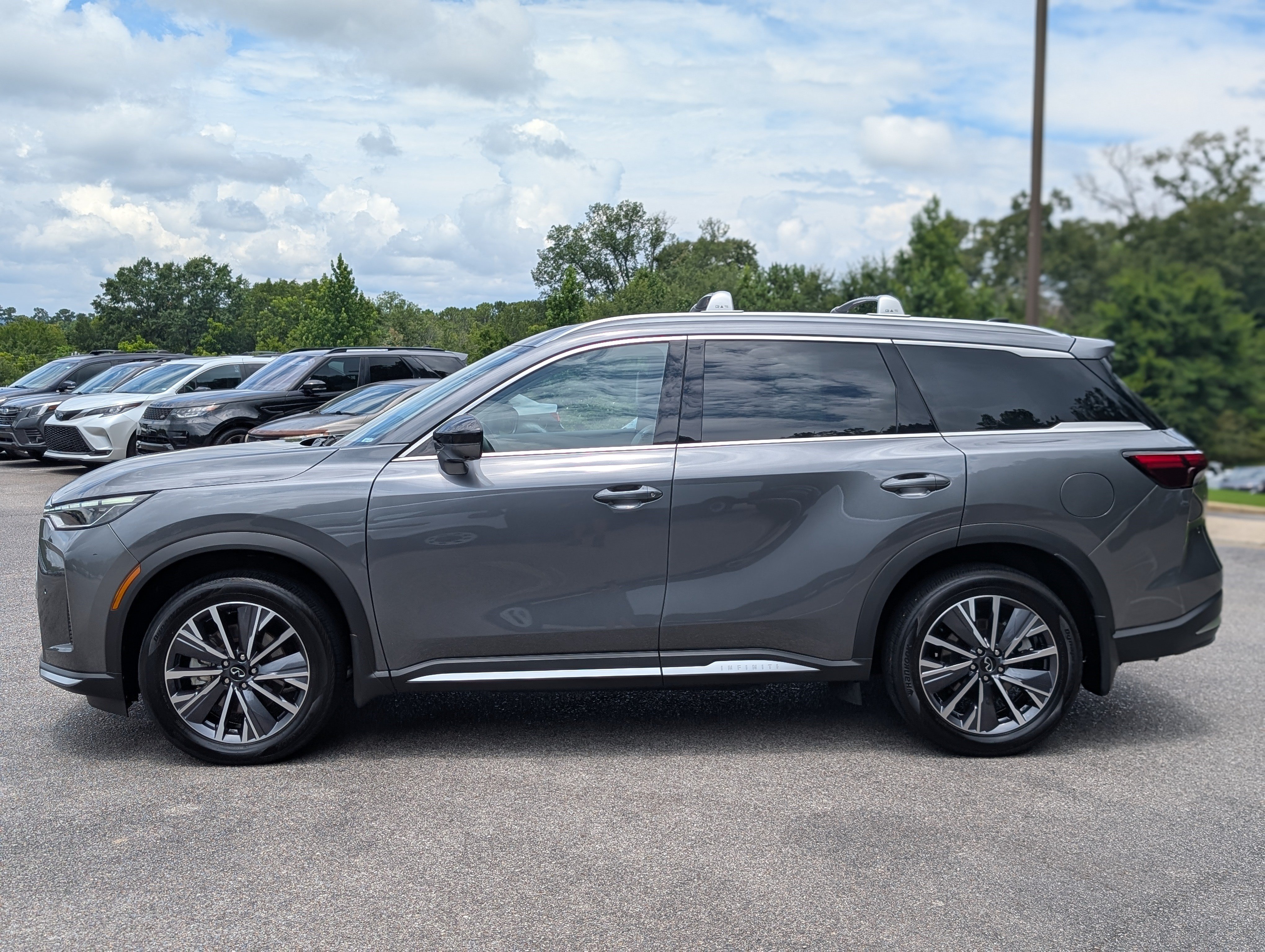 Used 2026 INFINITI QX60 Luxe w/ Cargo Package FWD image 6
