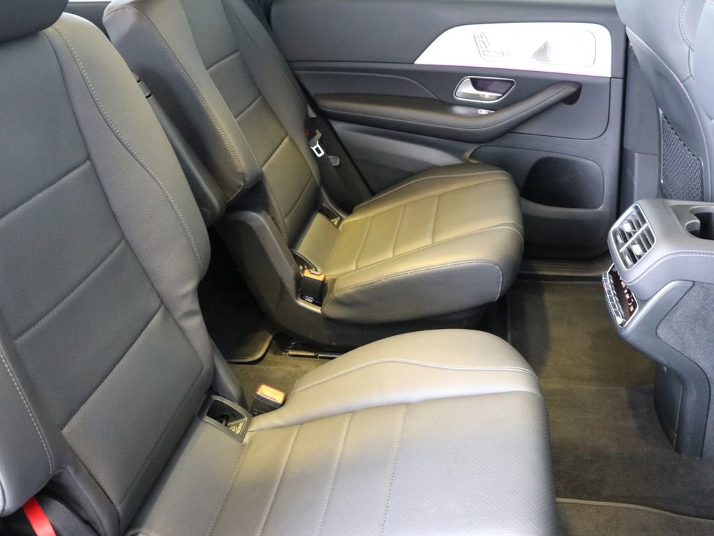 Used 2025 Mercedes-Benz GLS 450 4MATIC image 40