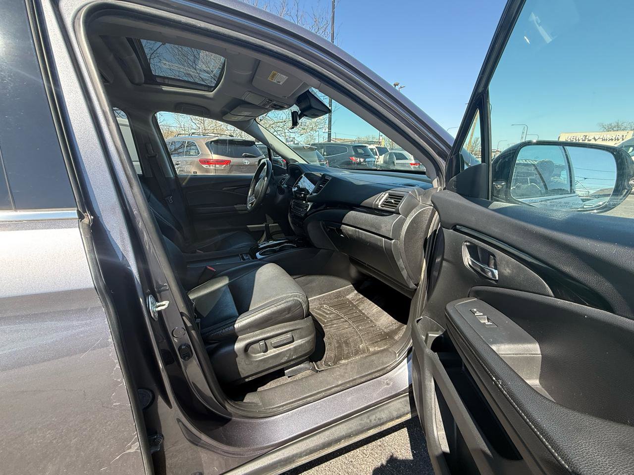Used 2021 Honda Pilot Touring image 4