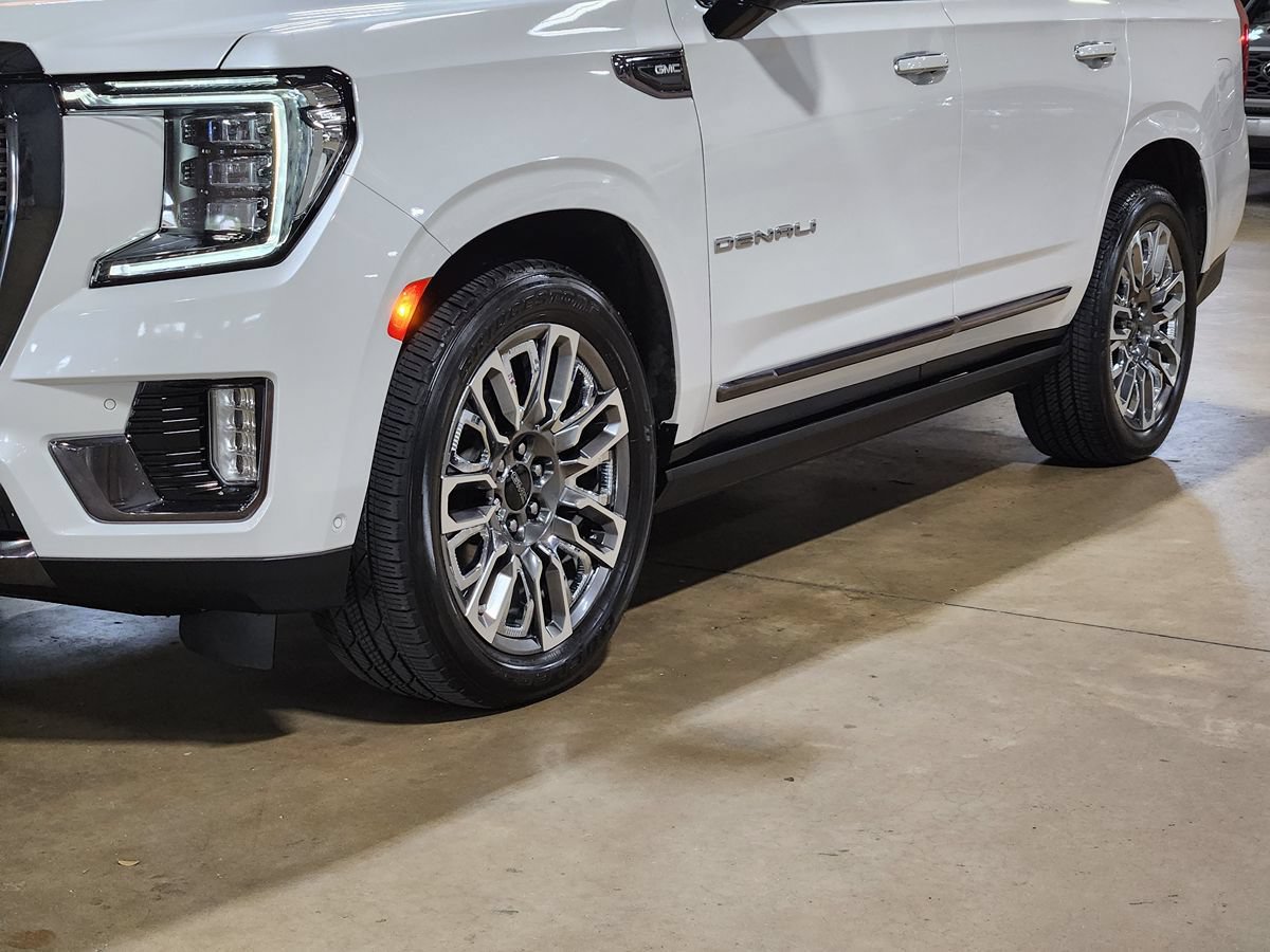 Used 2023 GMC Yukon Denali Ultimate AWD/4WD image 17