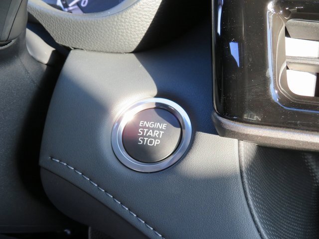 New 2025 Toyota Highlander XLE image 32