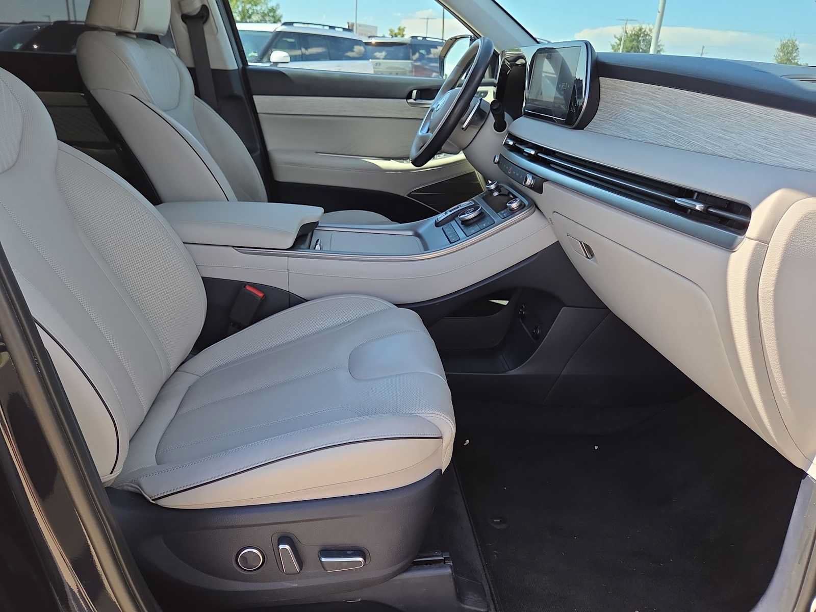 Certified 2023 Hyundai Palisade Calligraphy FWD image 17