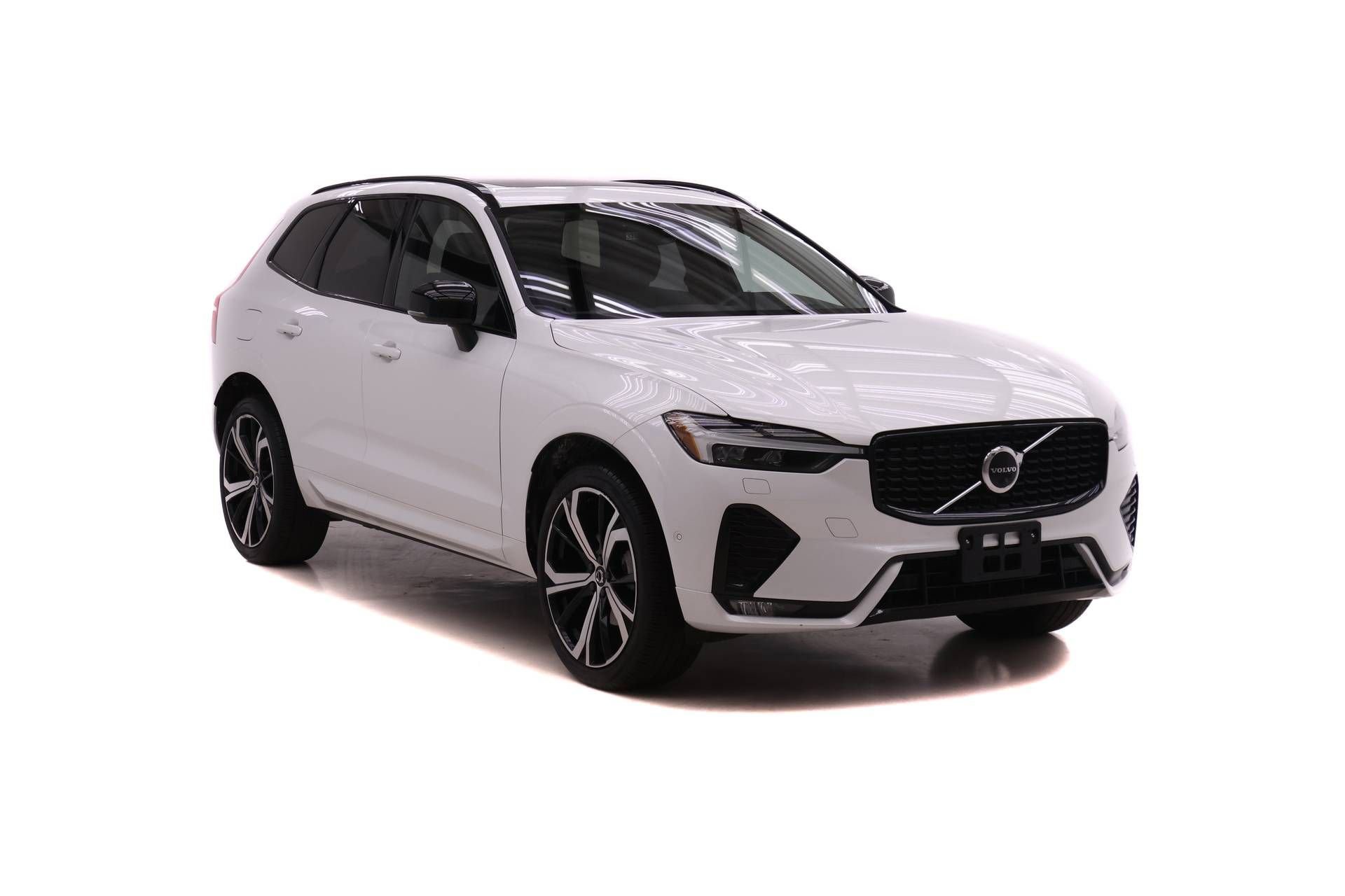 Used 2023 Volvo XC60 B5 Ultimate w/ Climate Package AWD/4WD image 2