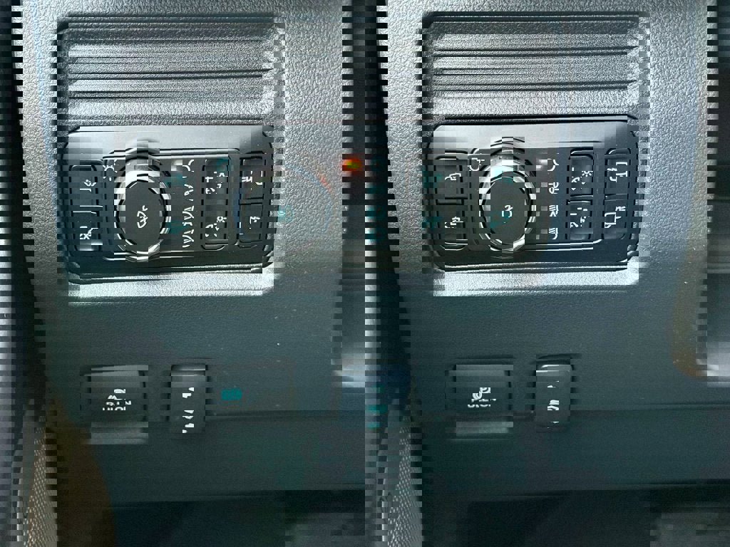 New 2026 Ford F250 Lariat w/ Black Appearance Package image 25