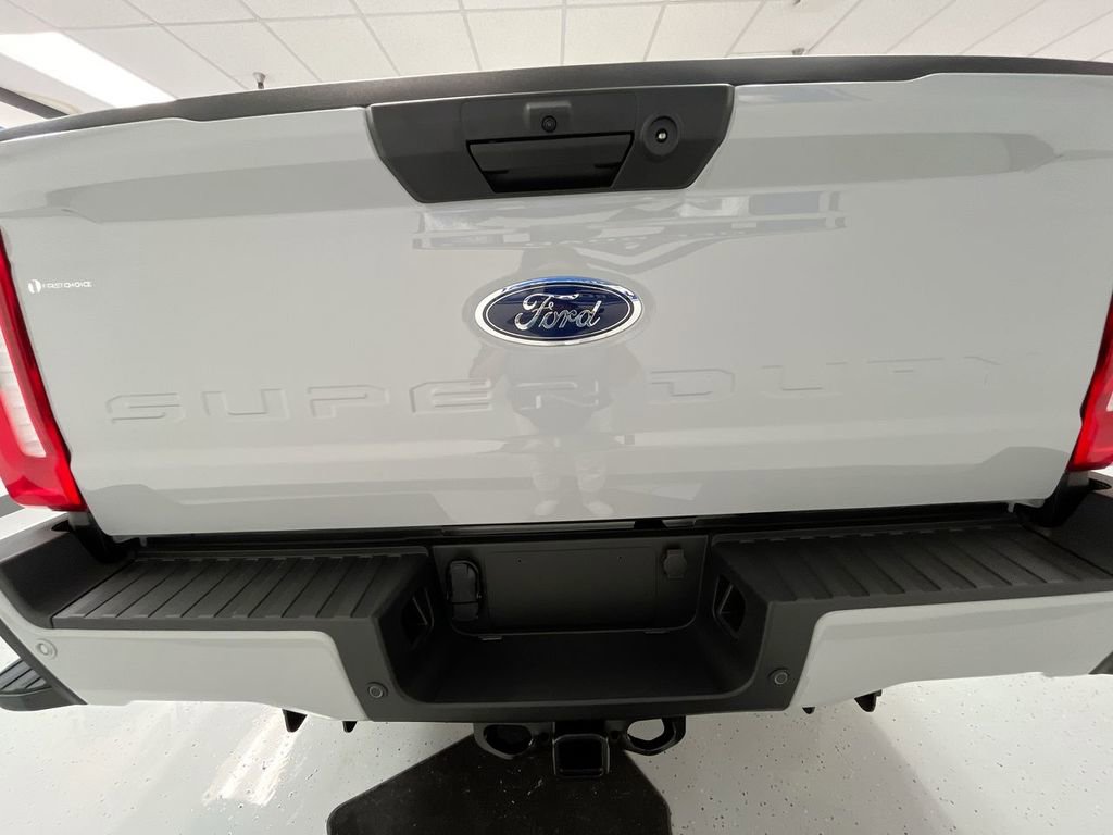 New 2026 Ford F350 4x4 Crew Cab Super Duty image 7