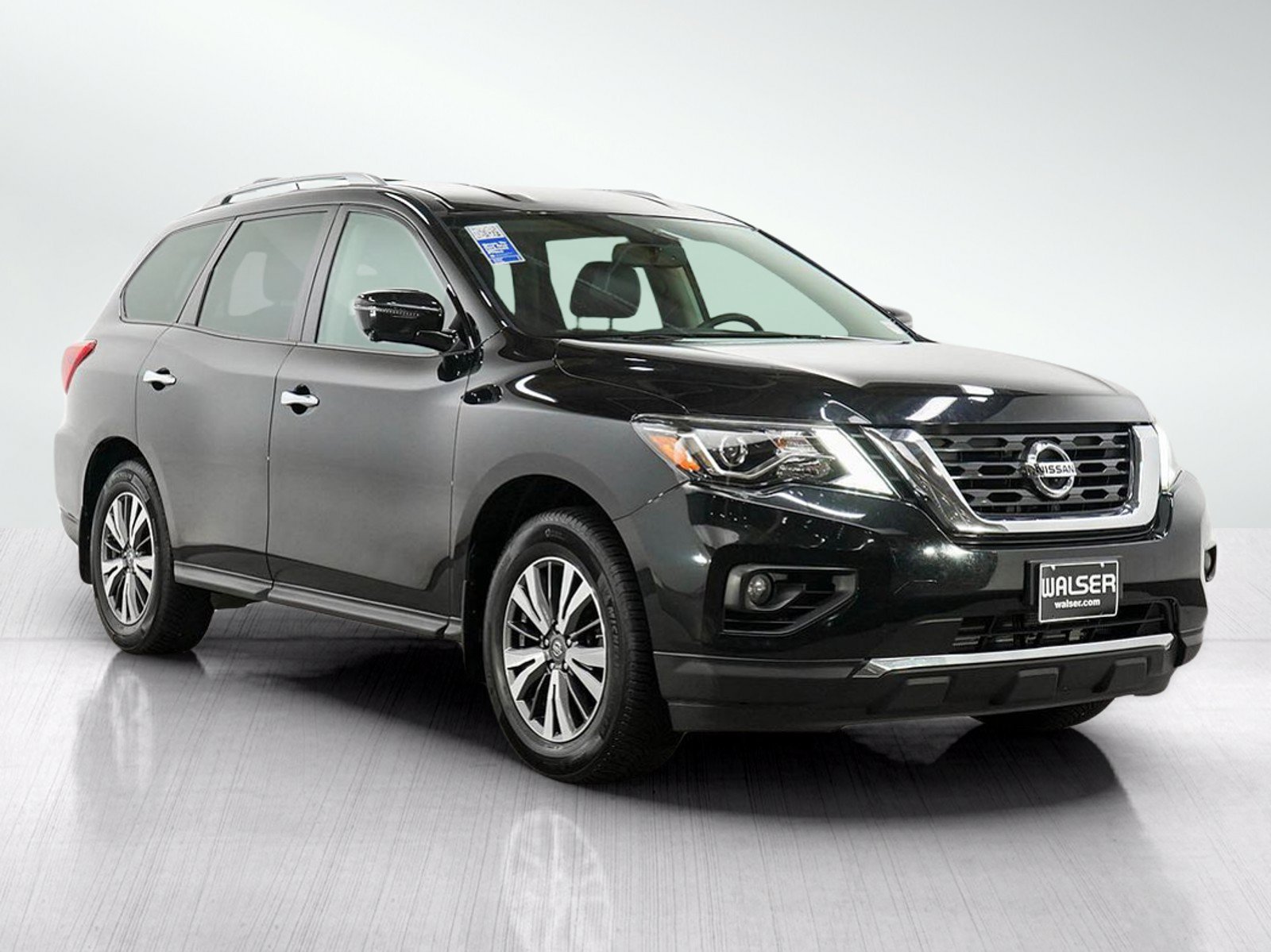Used 2017 Nissan Pathfinder SL w/ Trailer Tow Package AWD/4WD image 7