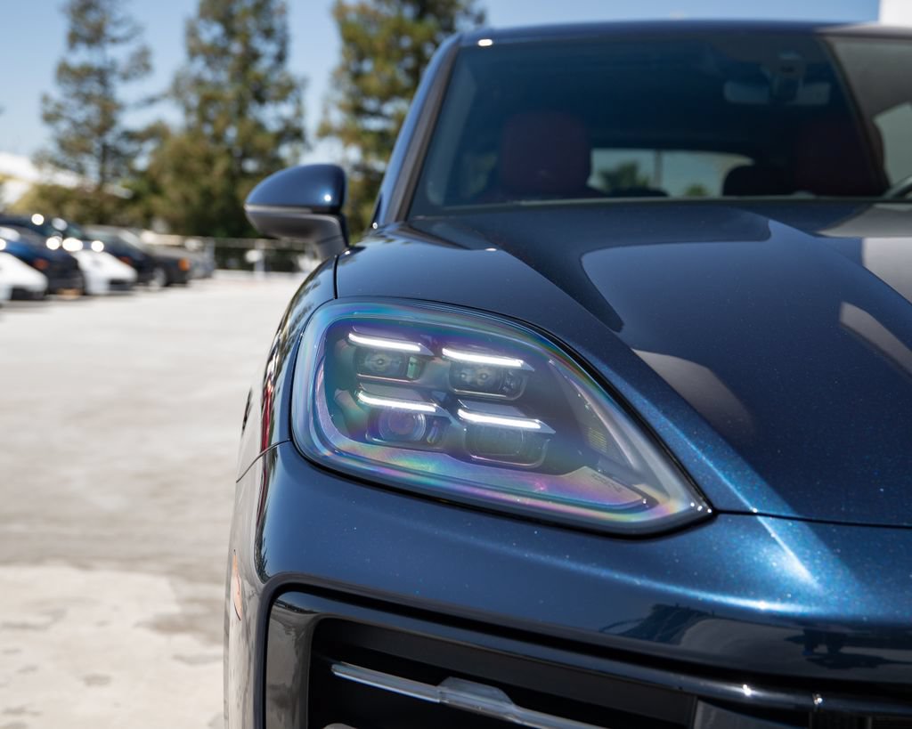Certified 2026 Porsche Cayenne AWD/4WD image 18