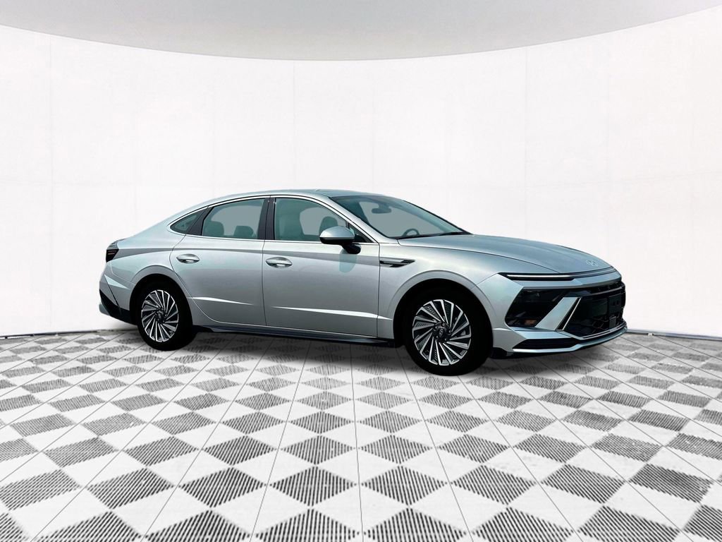 Used 2025 Hyundai Sonata SEL FWD image 15