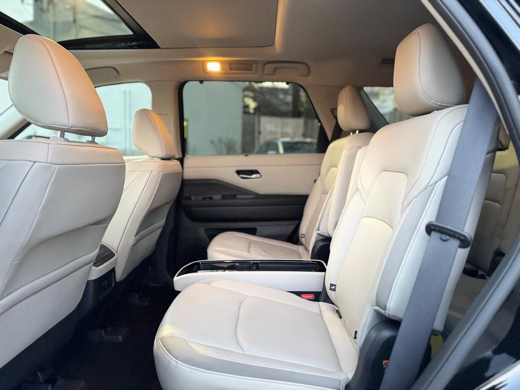 Used 2022 Nissan Pathfinder SL w/ SL Premium Package image 20