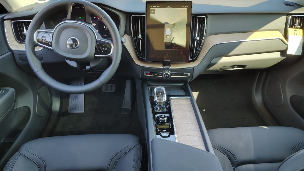 New 2026 Volvo XC60 B5 Plus w/ Climate Package AWD/4WD image 11