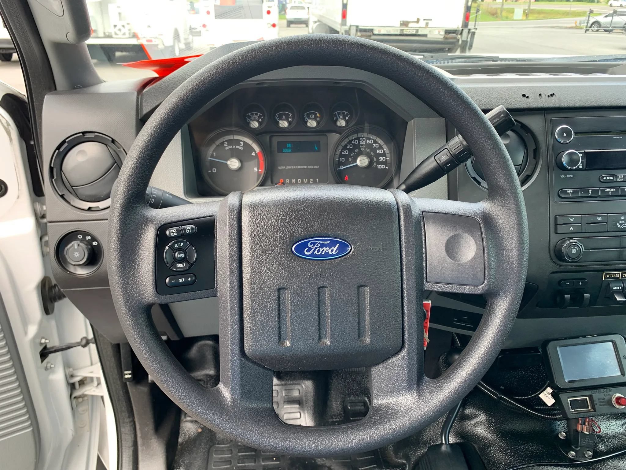 Used 2014 Ford F550 4x4 Regular Cab Super Duty image 11