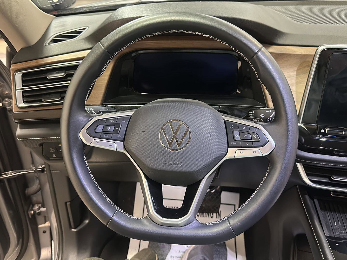 Used 2025 Volkswagen Atlas SE image 18