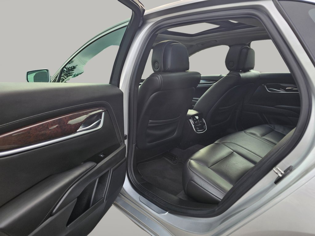 Used 2014 Cadillac XTS Luxury image 21