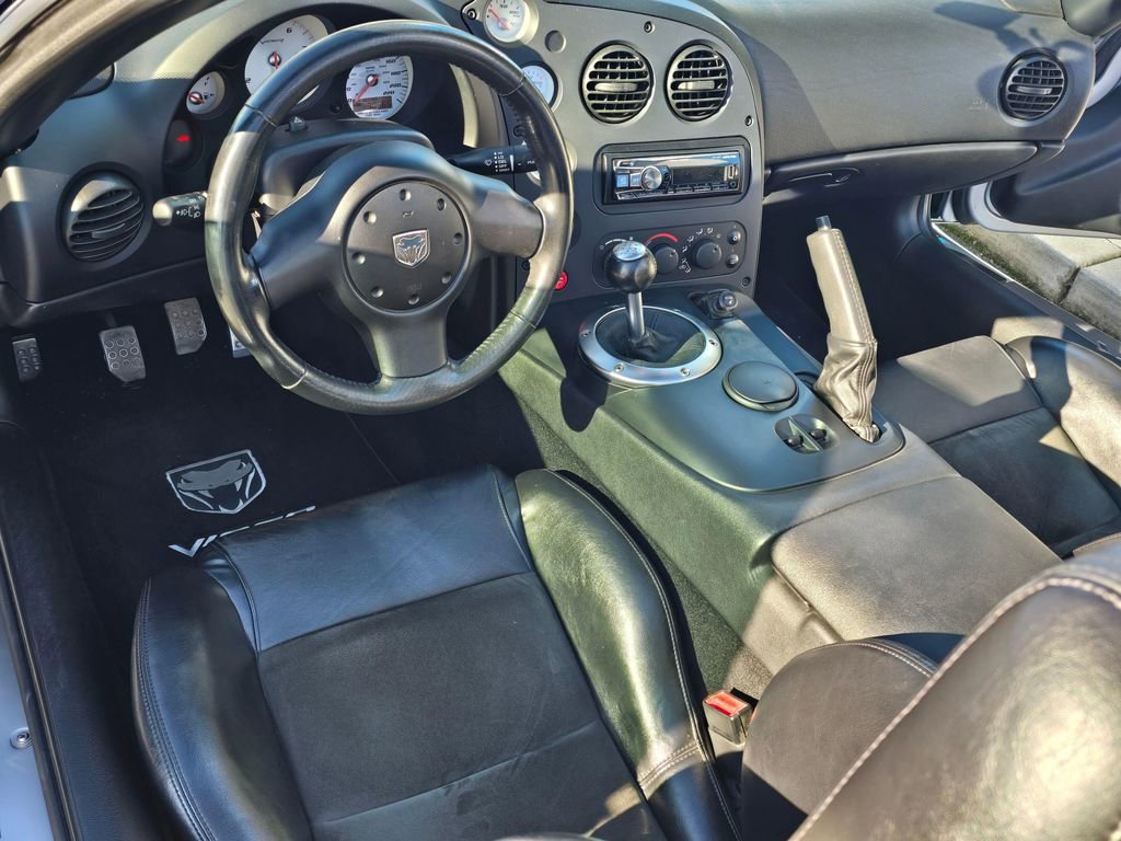 Used 2004 Dodge Viper SRT-10 image 11