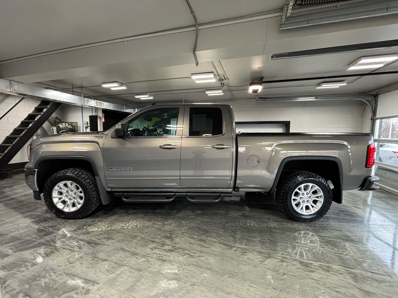 Used 2017 GMC Sierra 1500 SLE w/ SLE Value Package image 7