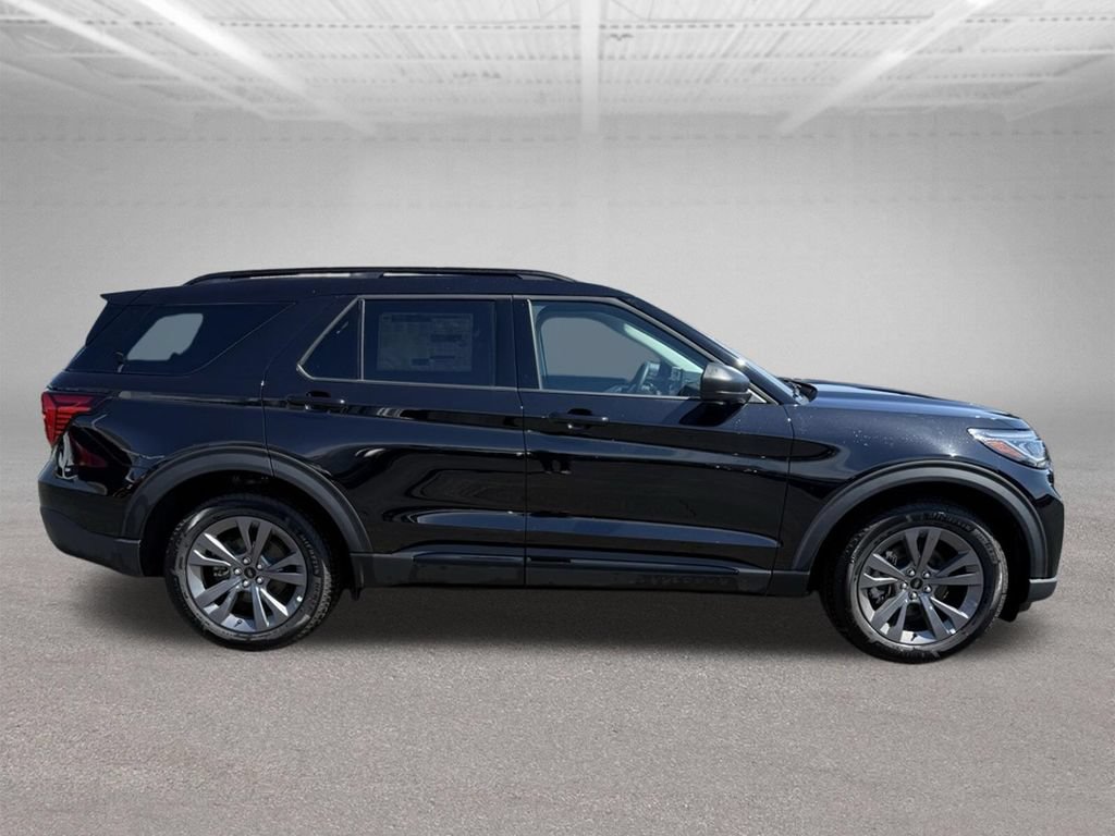 New 2026 Ford Explorer Active w/ Active Comfort Package AWD/4WD image 2