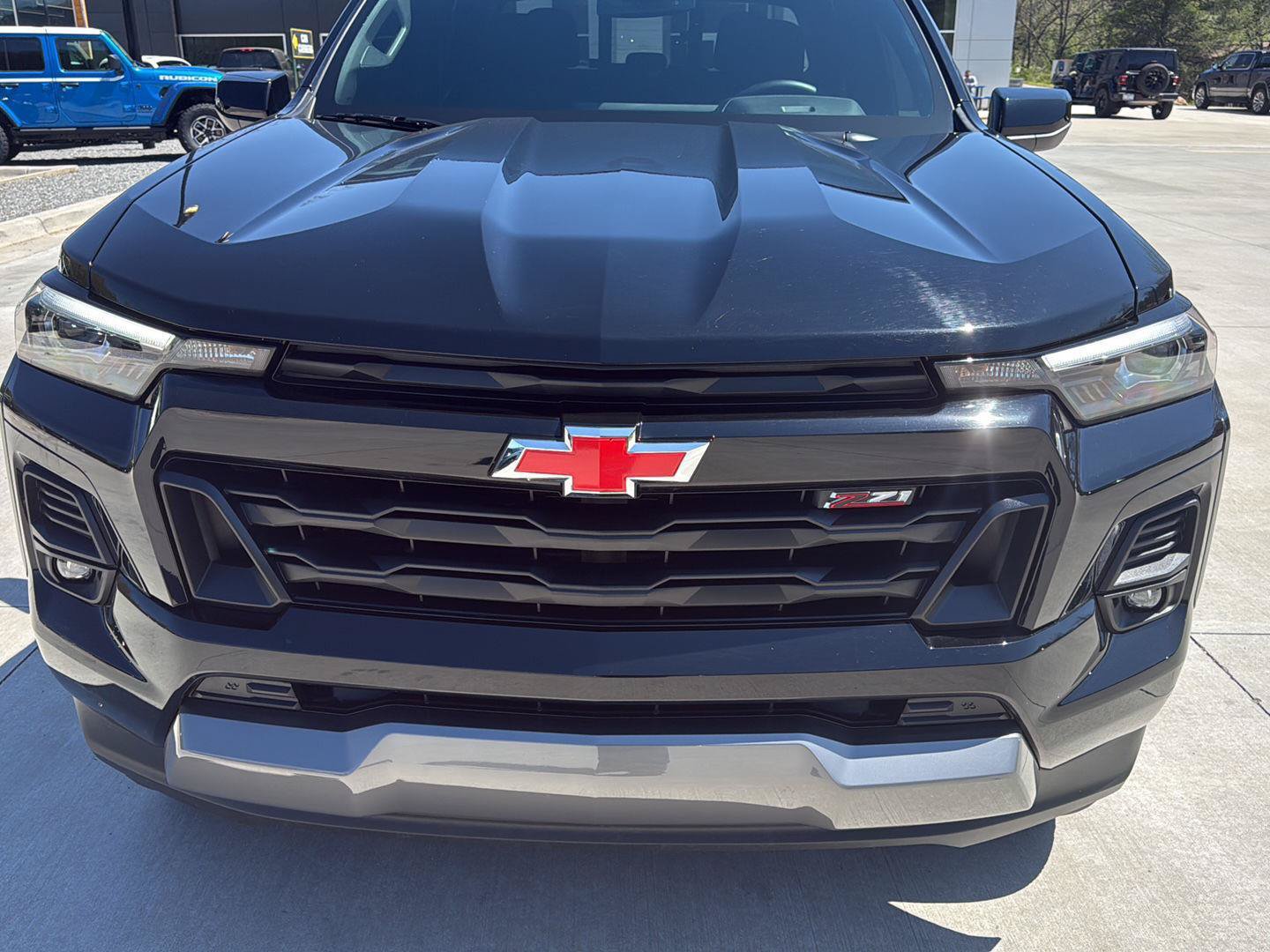 Used 2023 Chevrolet Colorado Z71 w/ Z71 Convenience Package 2 AWD/4WD image 14