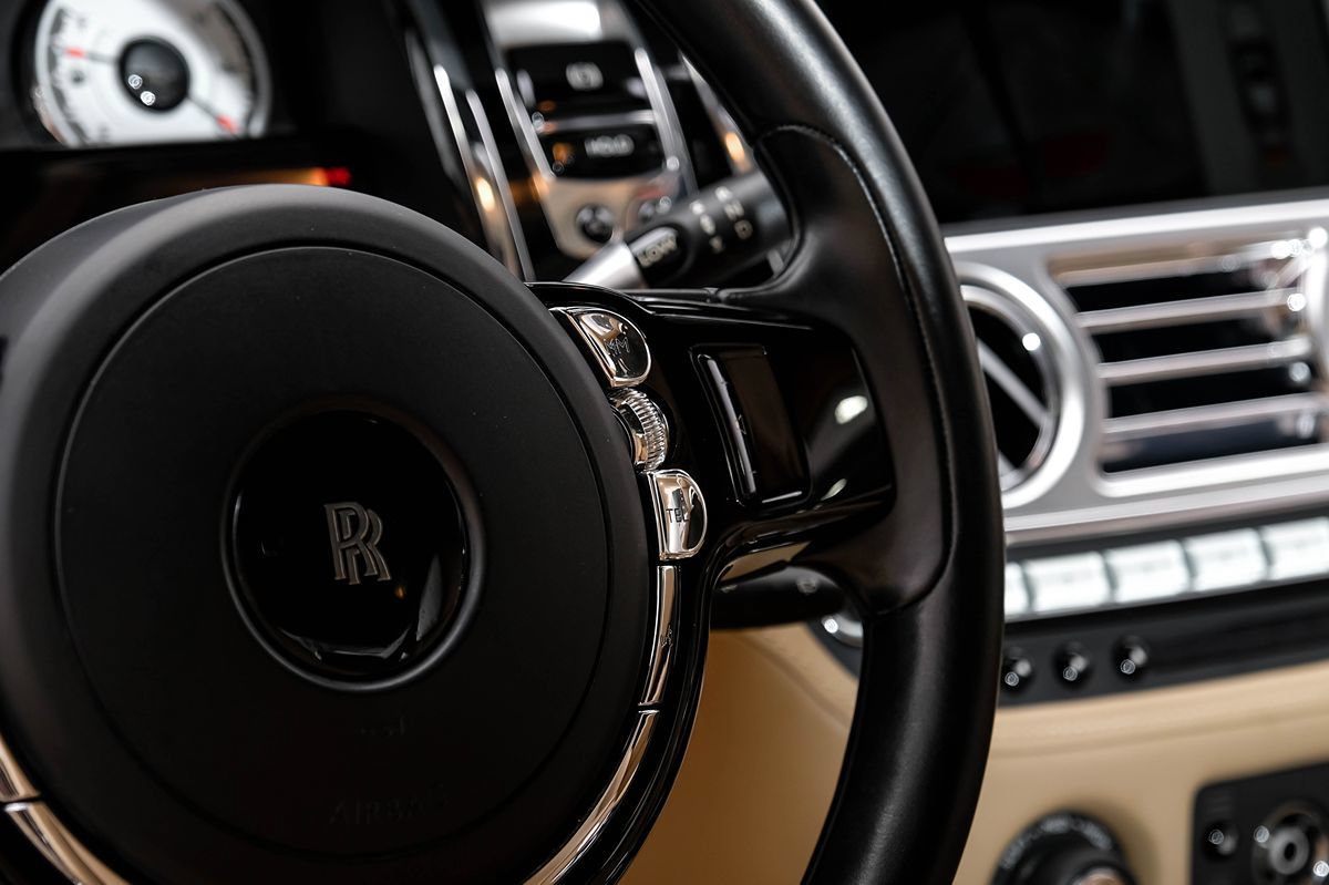 Used 2016 Rolls-Royce Wraith RWD image 14