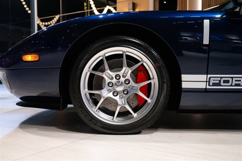 Used 2006 Ford GT RWD image 26