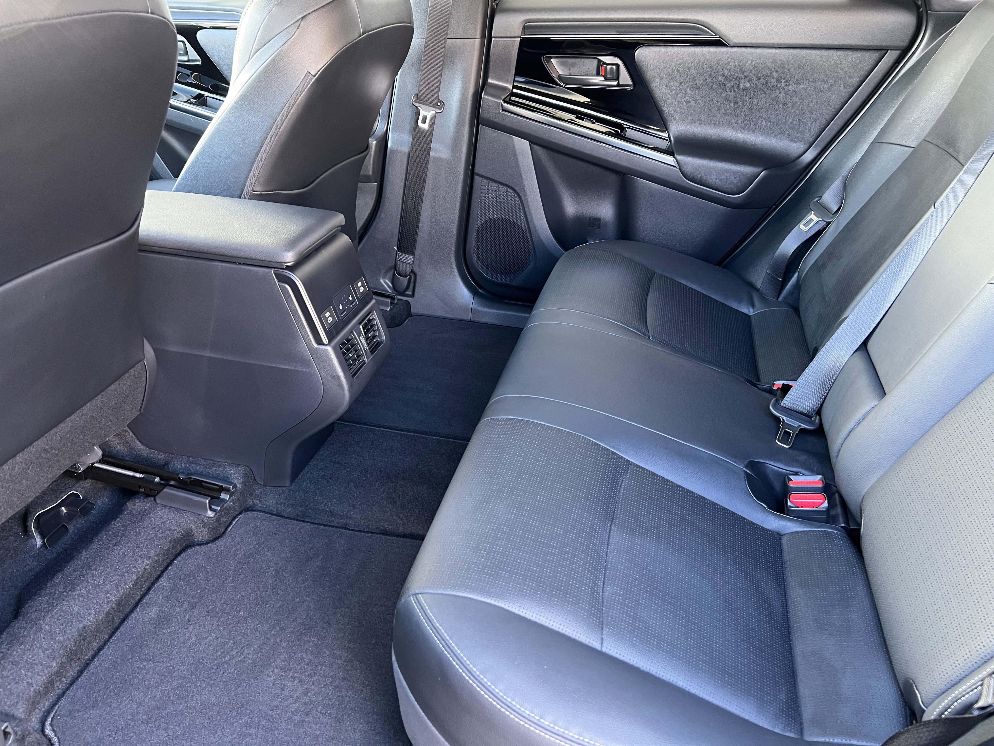 Used 2023 Subaru Solterra AWD image 15