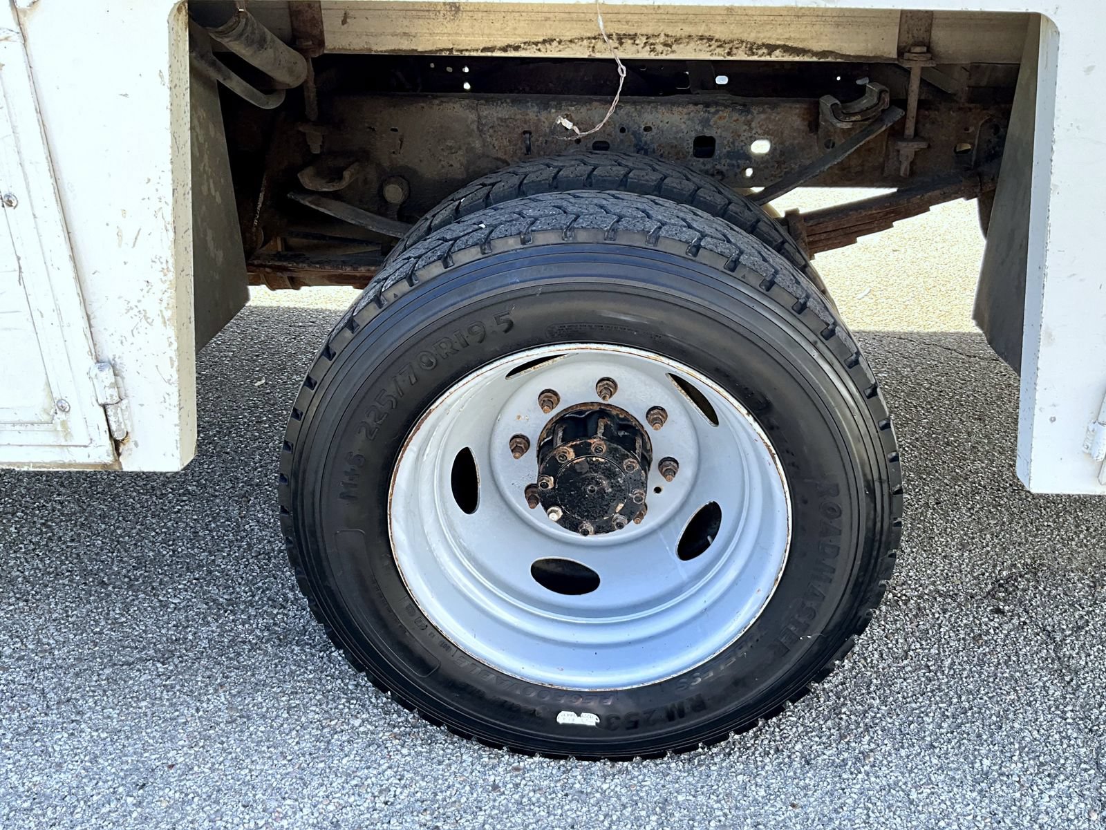Used 2004 Ford F550 4x4 Regular Cab Super Duty image 17