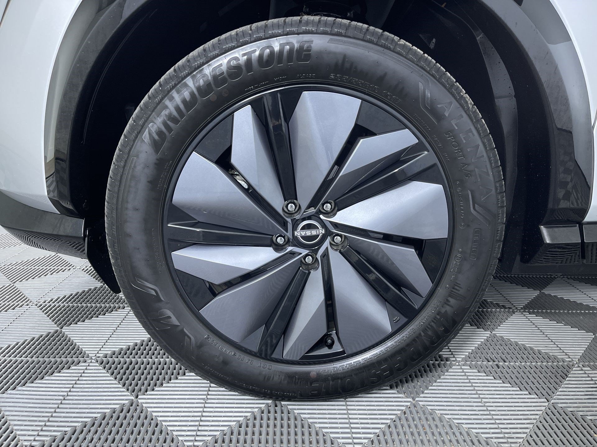 Certified 2023 Nissan Ariya AWD image 26