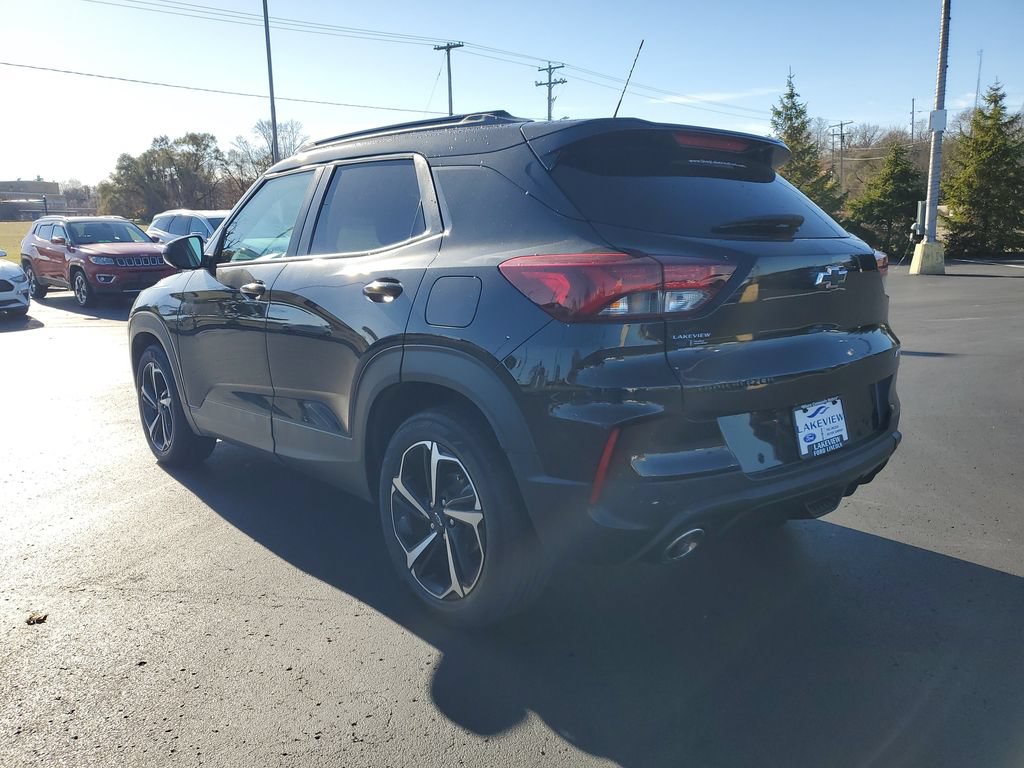 Used 2022 Chevrolet TrailBlazer RS w/ Sun and Liftgate Package FWD image 4