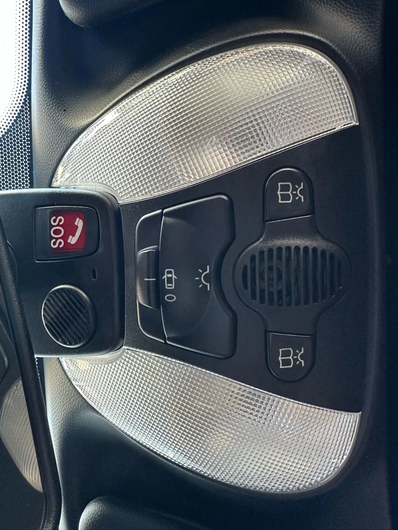 Used 2011 Mercedes-Benz SL 550 image 19