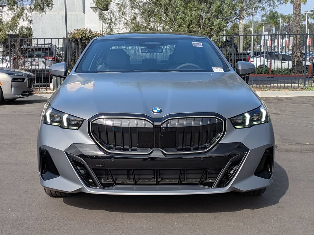 New 2026 BMW 540i xDrive w/ Executive Package AWD/4WD image 4
