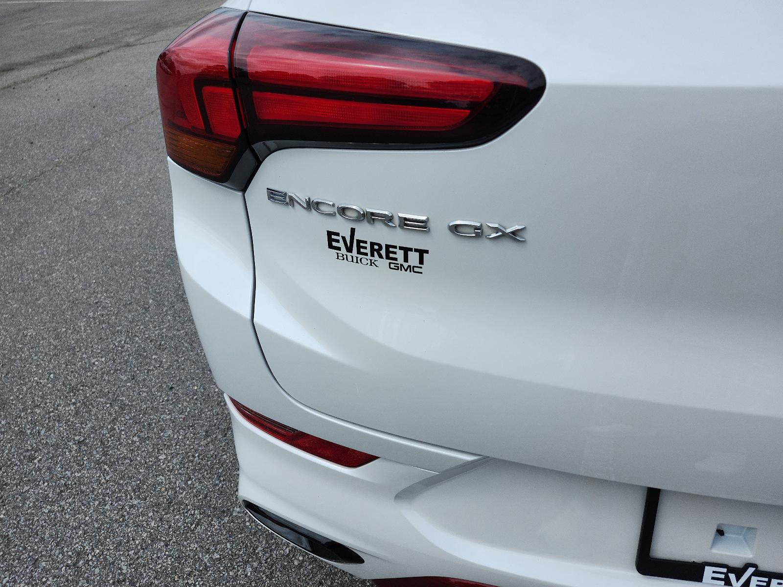 Used 2023 Buick Encore GX Select w/ Experience Buick Package image 4