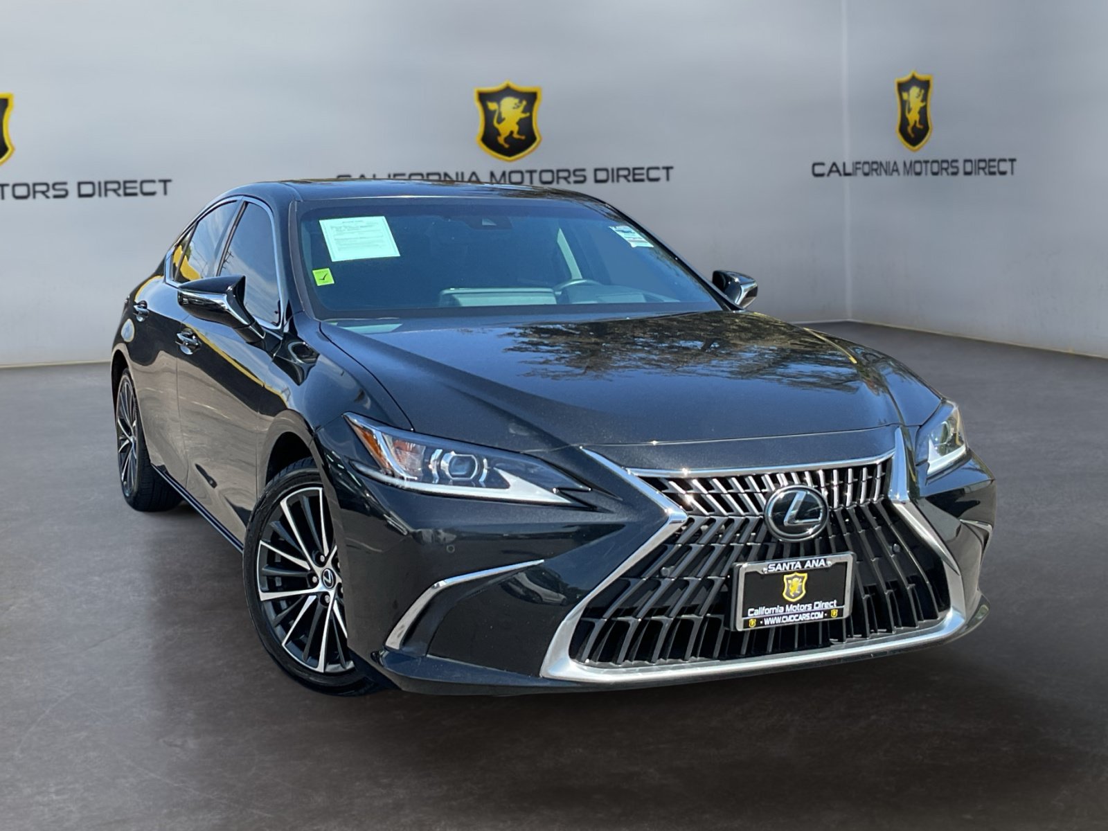 Used 2024 Lexus ES 300h w/ Premium Package FWD image 3