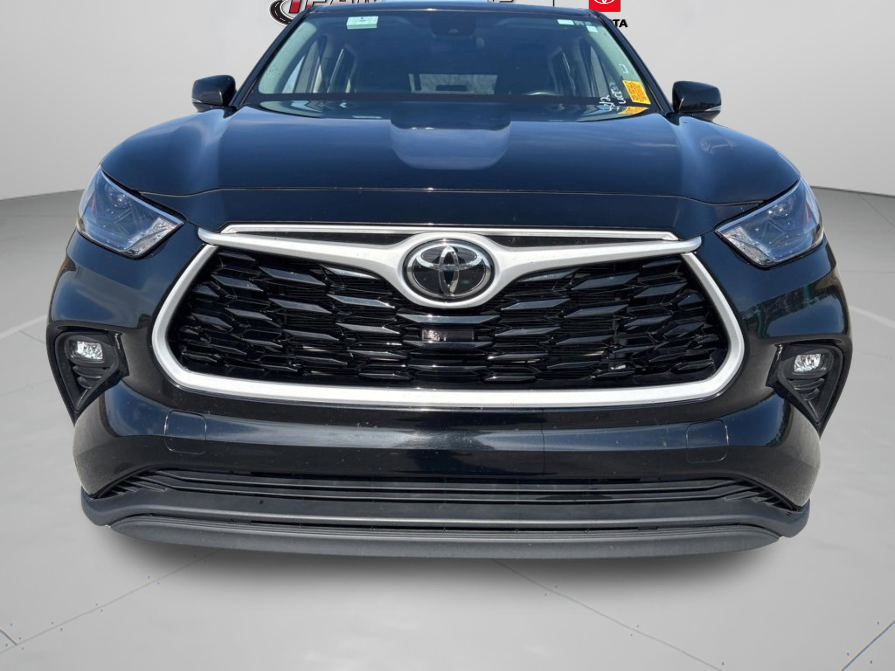 Certified 2024 Toyota Highlander LE image 6