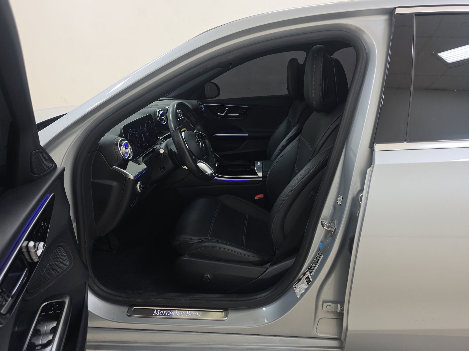 Used 2023 Mercedes-Benz C 300 Sedan w/ Exclusive Trim Package image 10