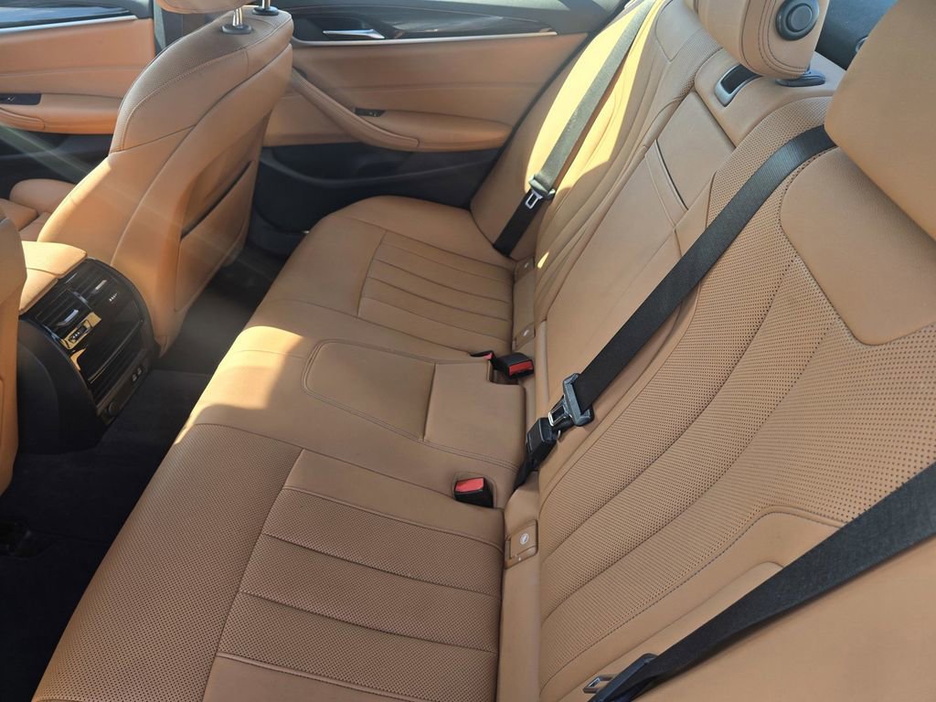 Used 2023 BMW 530i w/ Convenience Package image 11